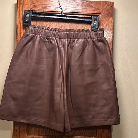 ASOS Design Brown Shorts with pockets - Size 2 (waist:24”) - Picture 6 of 9